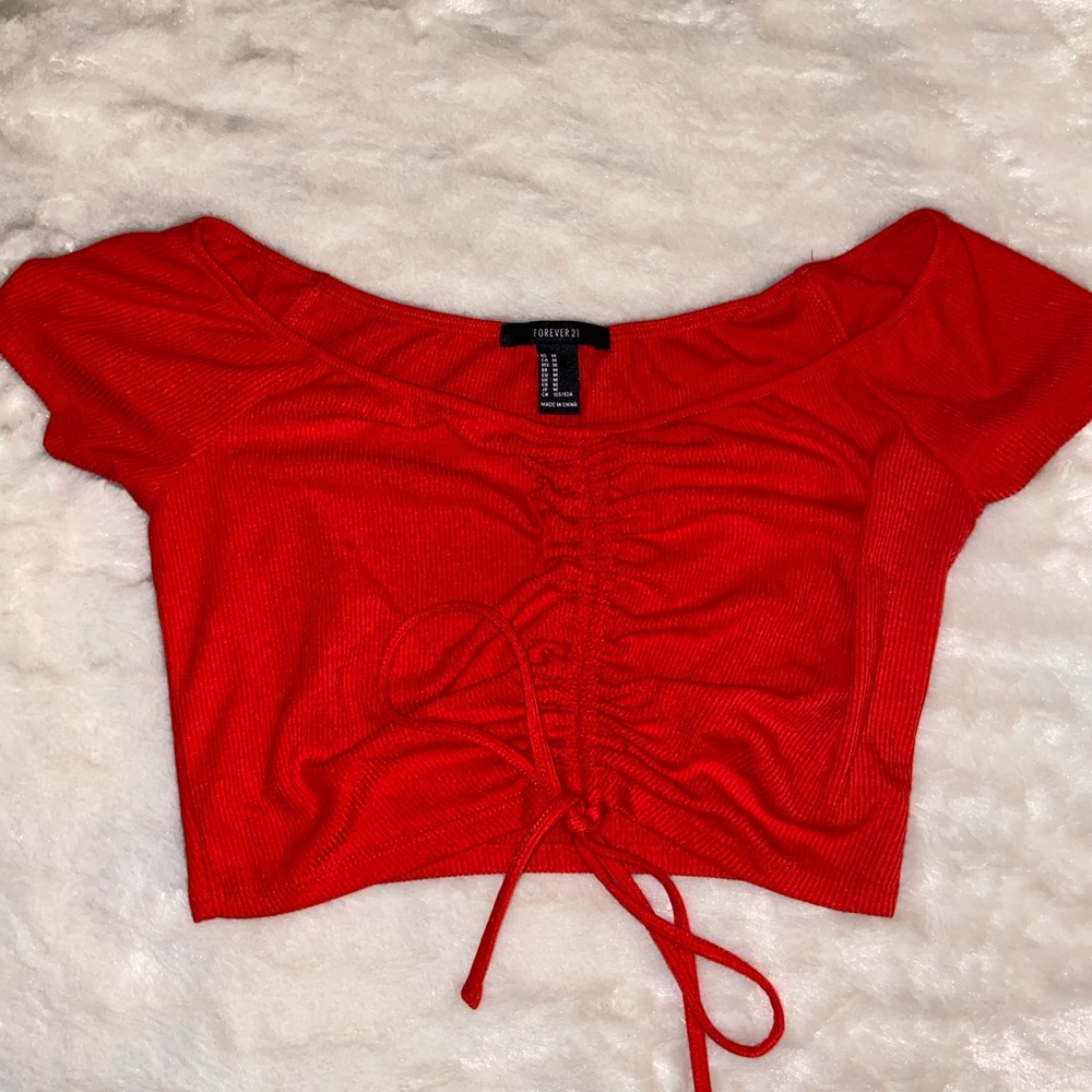 F21 Red scrunch crop top❤️